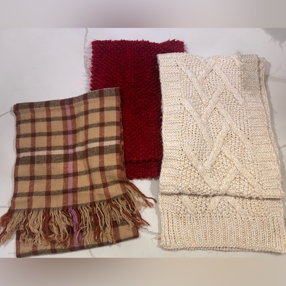 Three Knit Scarfs - Picture 3 of 3